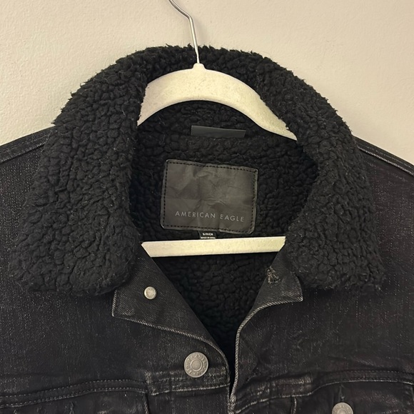 American Eagle Relaxed Fit Sherpa Lined Trucker Denim Jacket size Small - Picture 3 of 7